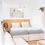 Holideis - Sonnen-balkon - Neu Renoviert