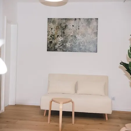 Апартаменты Holideis - Sonnen-balkon - Neu Renoviert Бонн