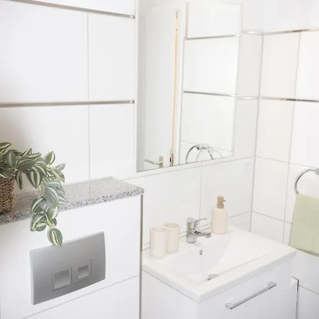 Holideis - Sonnen-balkon - Neu Renoviert Бонн