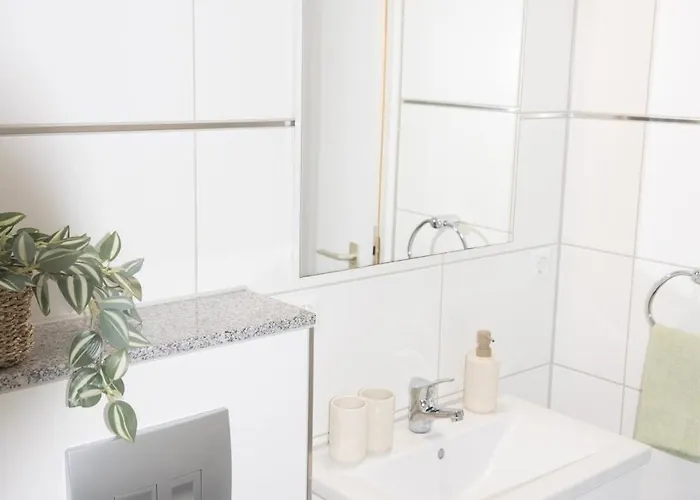 Holideis - Sonnen-balkon - Neu Renoviert Bonn